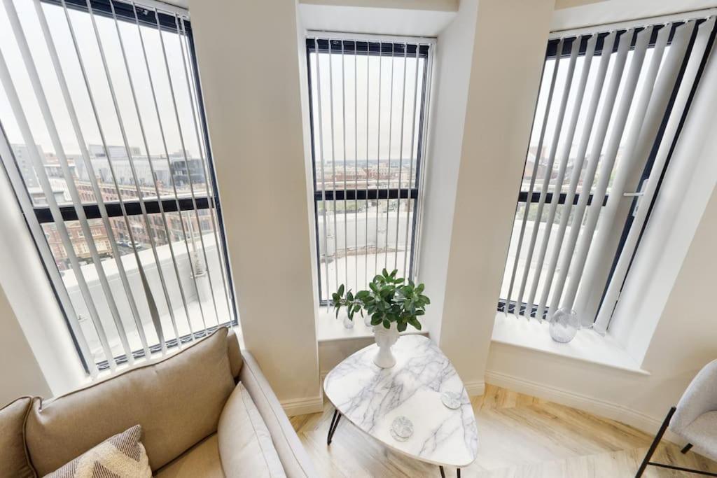 Apartment Luxury 2-bedroom Penthouse With Stunning Views And Parking - Centre Leeds (West Yorkshire)