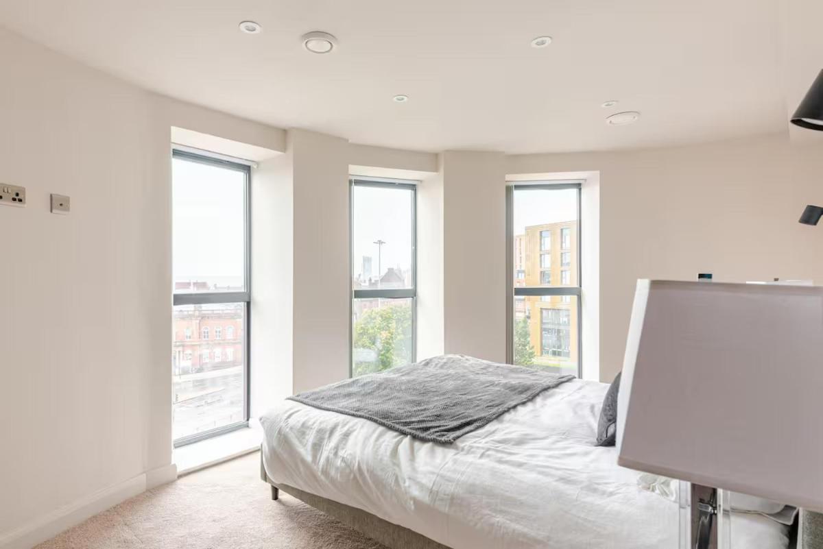 Luxury 2-bedroom Penthouse With Stunning Views And Parking - Centre Leeds (West Yorkshire)