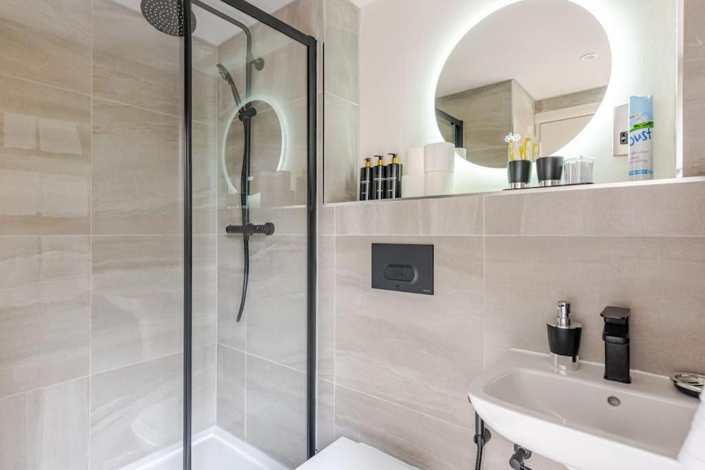 Luxury 2-bedroom Penthouse With Stunning Views And Parking - Centre Apartment Leeds (West Yorkshire)