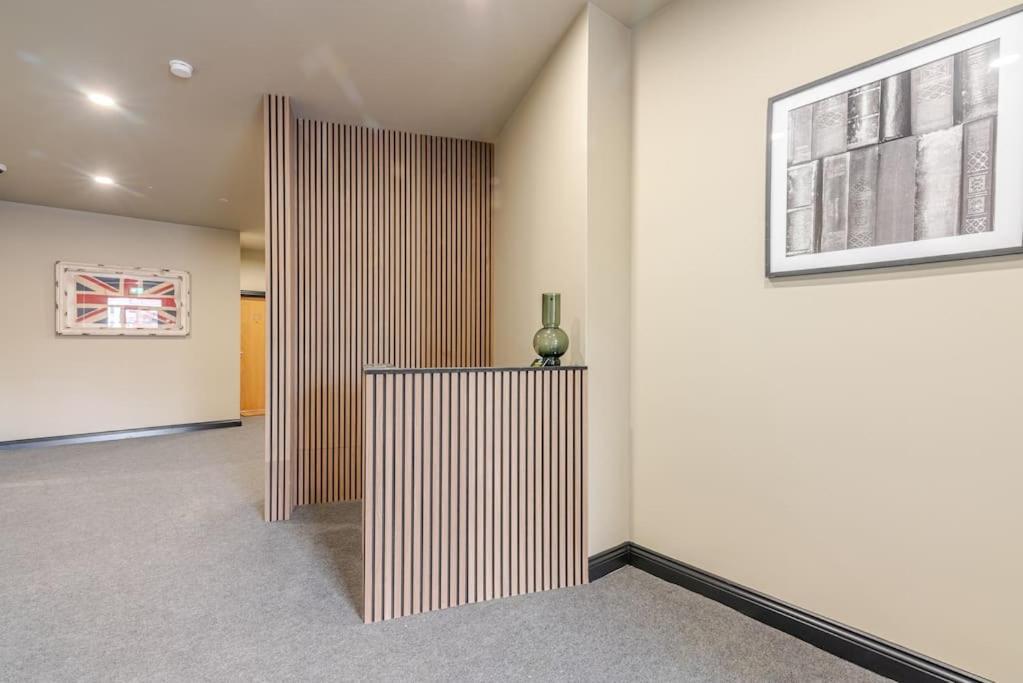 Apartment Luxury 2-bedroom Penthouse With Stunning Views And Parking - Centre Leeds (West Yorkshire)