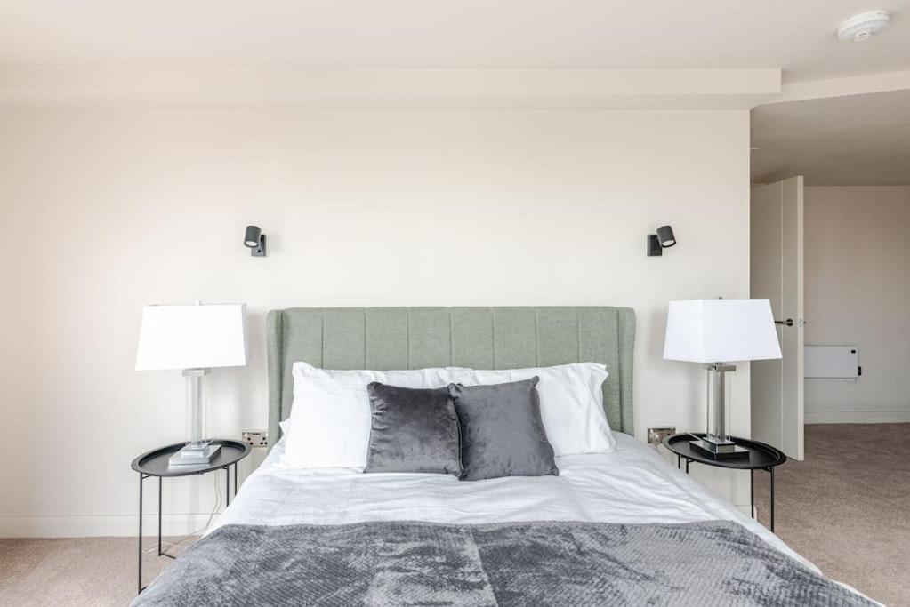 Luxury 2-bedroom Penthouse With Stunning Views And Parking - Centre Apartment Leeds (West Yorkshire)
