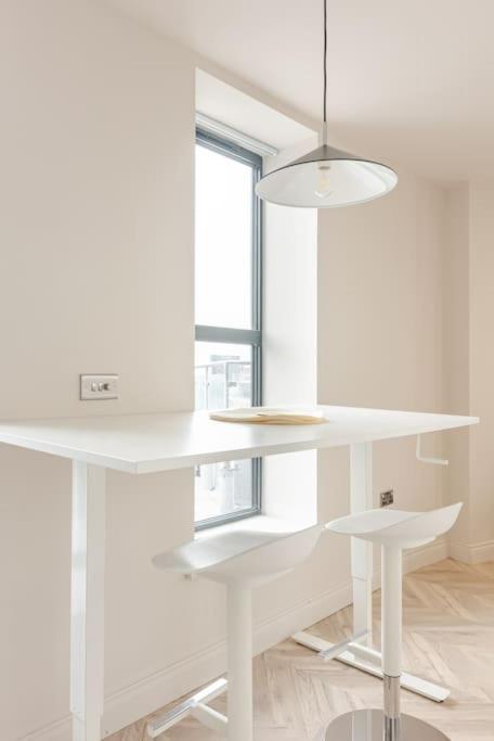 Luxury 2-bedroom Penthouse With Stunning Views And Parking - Centre Apartment Leeds (West Yorkshire)